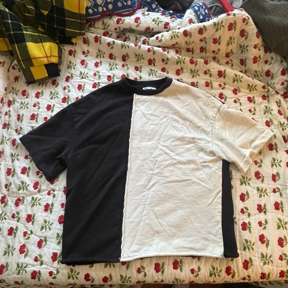 Zara Black and White Short Sleeve Tee